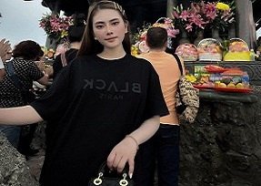 Брат -в -уст жаждет, чтобы быть очаровательным своей сестрой -ин